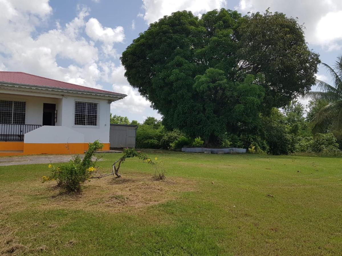 Kaz A Faup Villa Grand-Bourg  Buitenkant foto